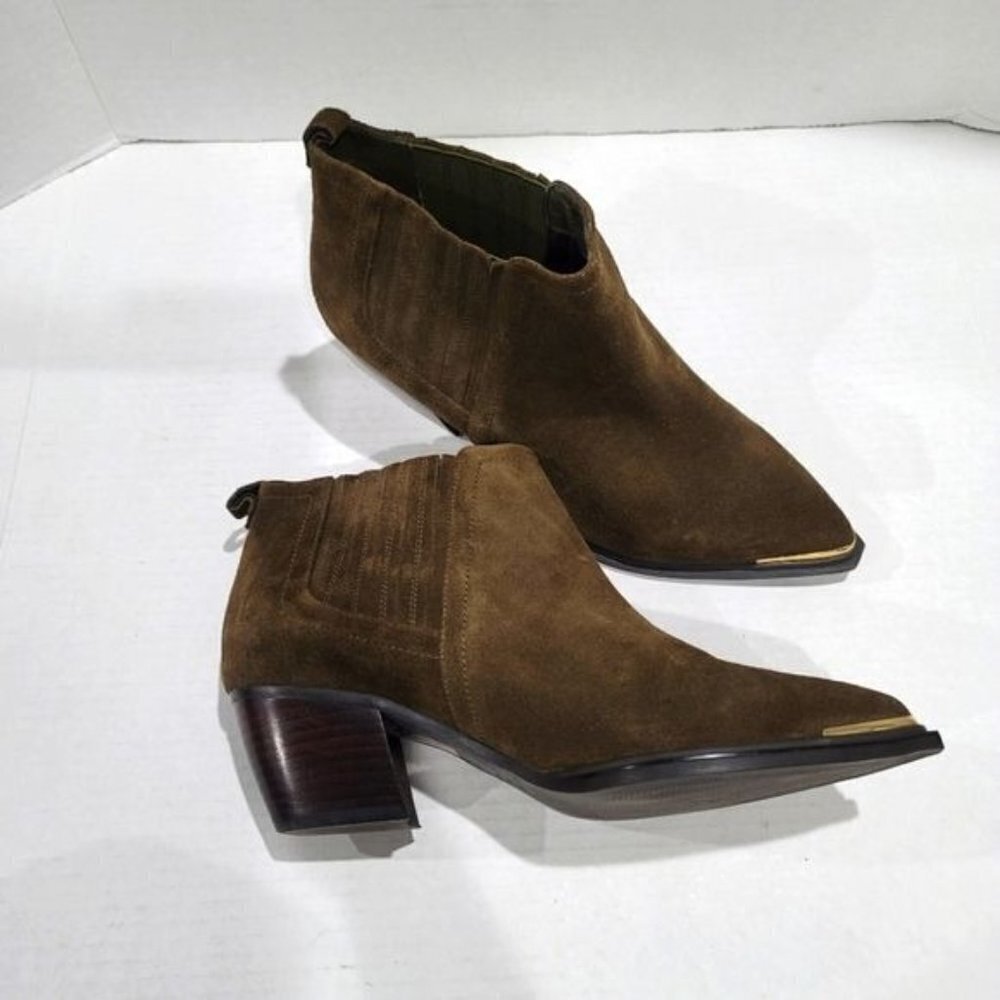 Sbicca Vintage Collection Cardina Pointed Toe Suede Boots Size 9